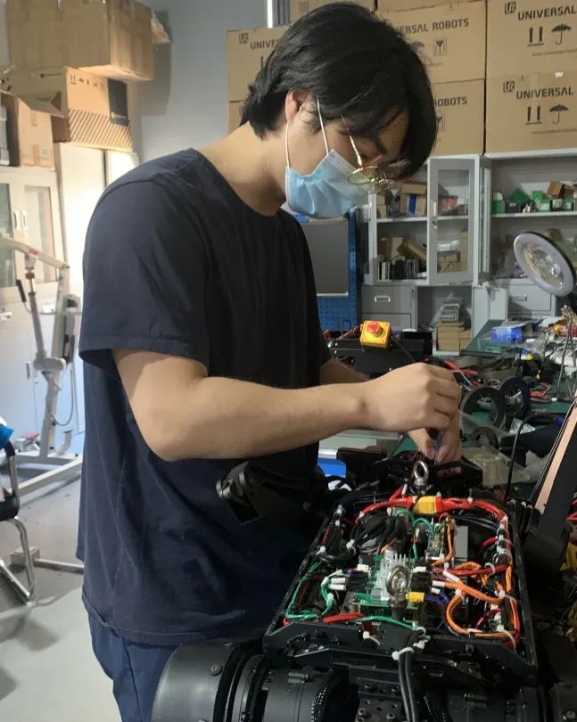 jiuyou.com(集团)机器人有限公司官网 图片